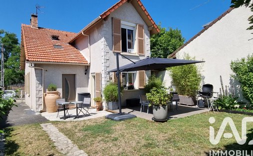Haus in Les Graviers, Massy, Frankreich 1