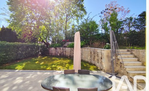 Apartment in Centre Ville, Pontoise, France 1