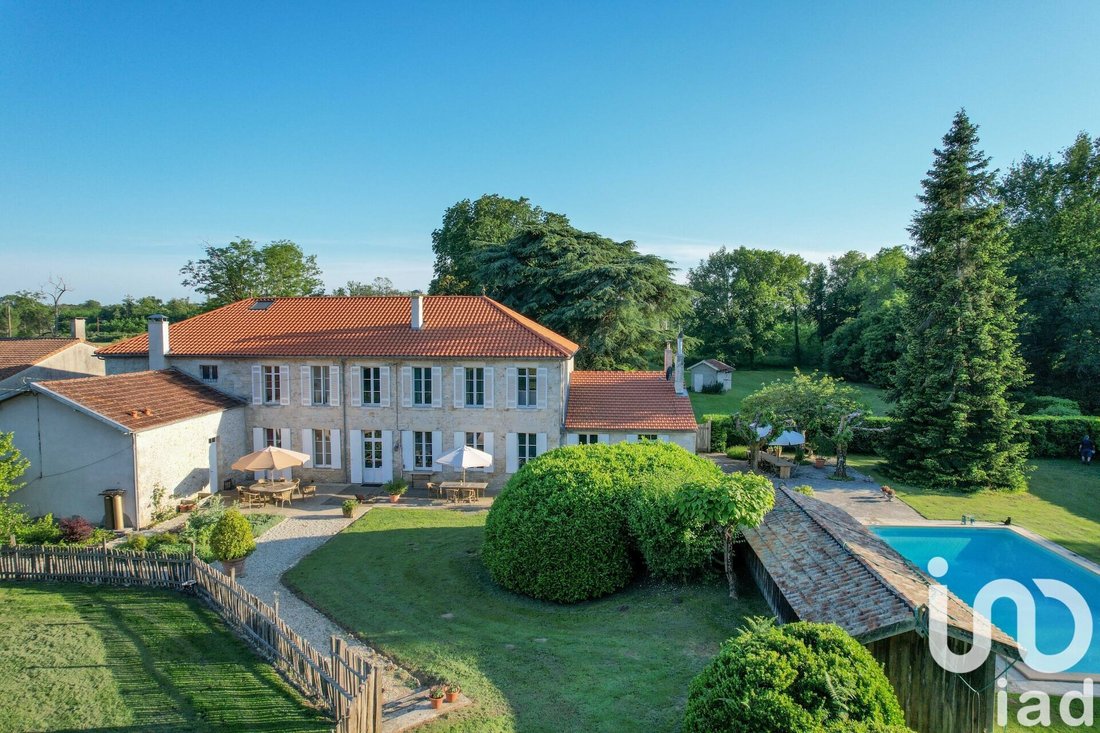 House in Lesparre-Medoc, Nouvelle-Aquitaine, France 4 - 17714567