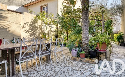 House in Epinettes, Issy-les-Moulineaux, France 1