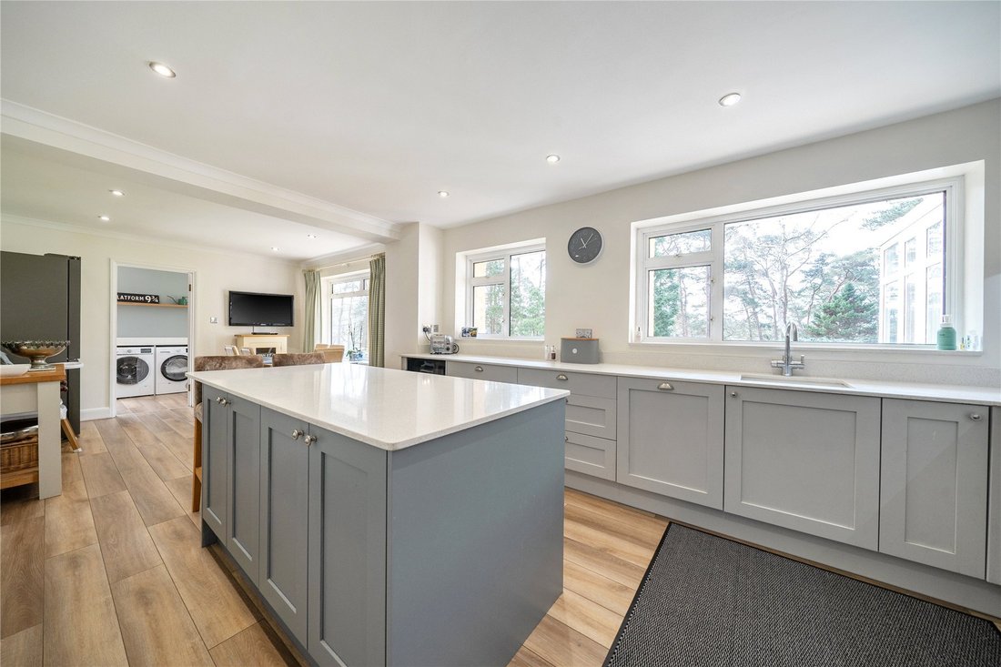 House in Heatherside, Surrey Heath, England 5 - 17713856