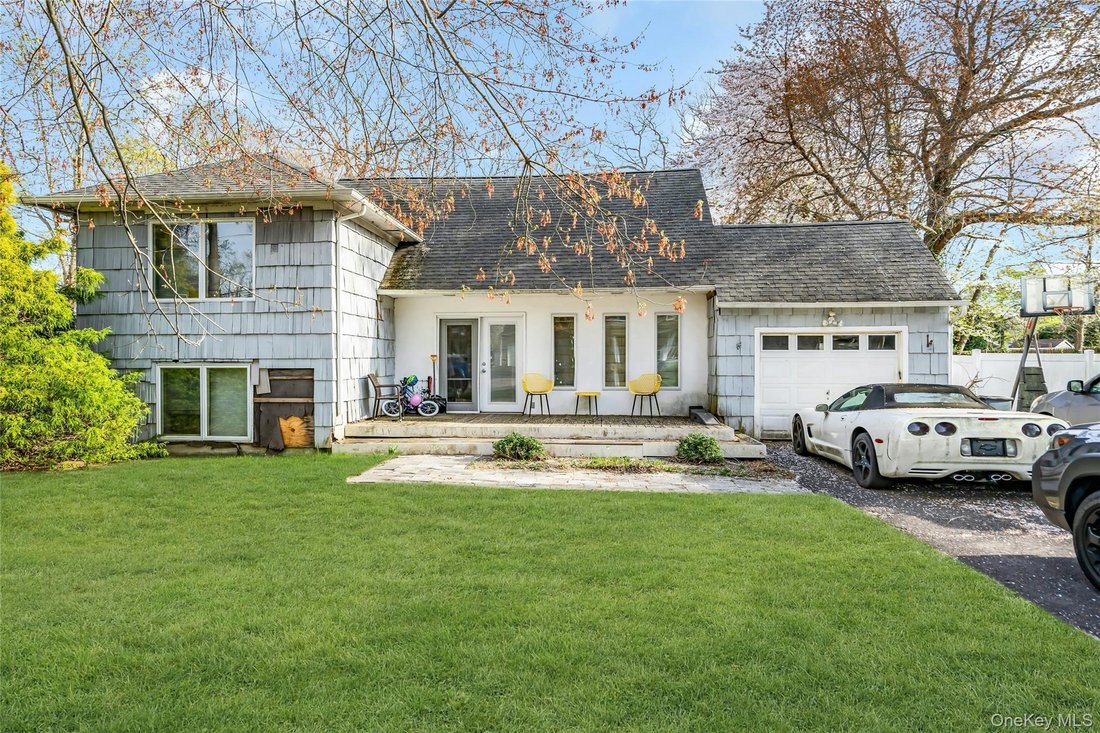 House in Smithtown, New York, United States 1 - 17717151