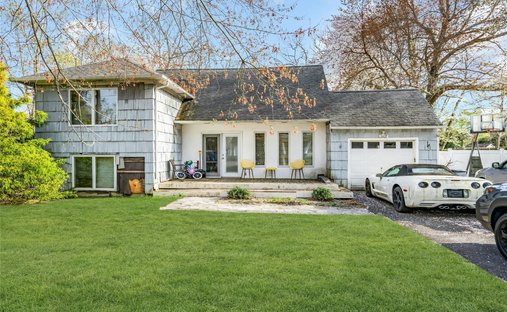 House in Smithtown, New York, United States 1