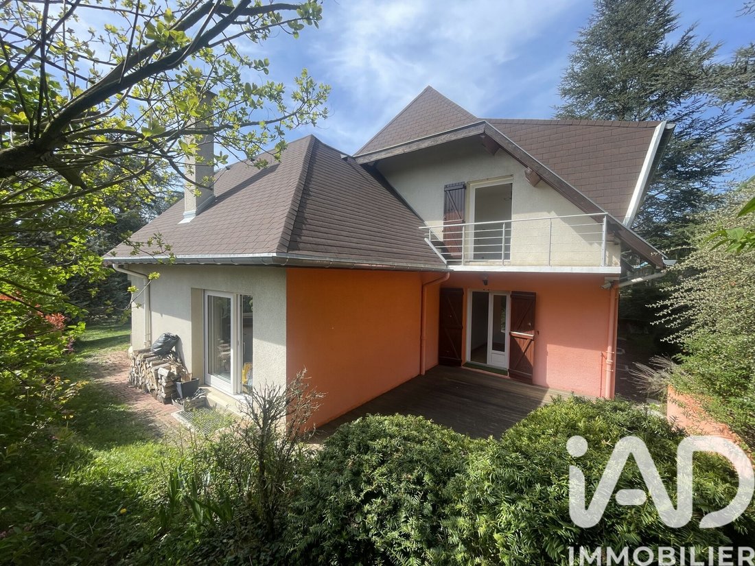 House in Saint-Priest-en-Jarez, Auvergne-Rhône-Alpes, France 1 - 17713832