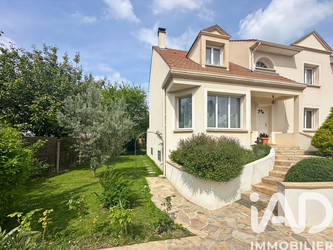 House in Chelles, Ile-de-France, France 1 - 17714906