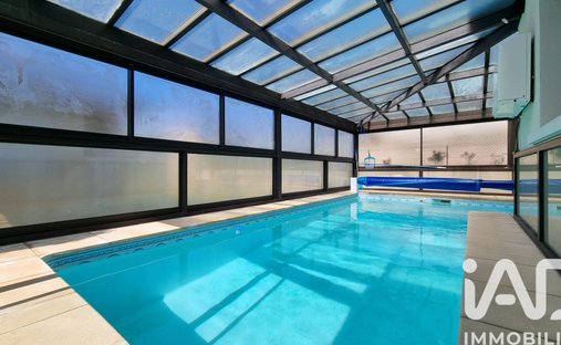 House in Belair, Rodez, France 1