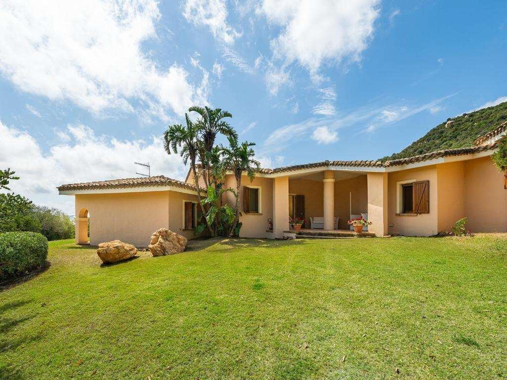 Villa in Crabonaxa, Sardinia, Italy 4 - 17714233