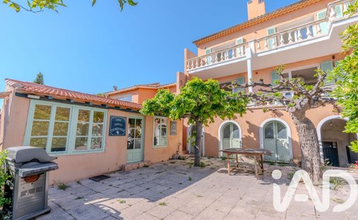 House in Trois Quartiers-Siblas, Toulon, France 1