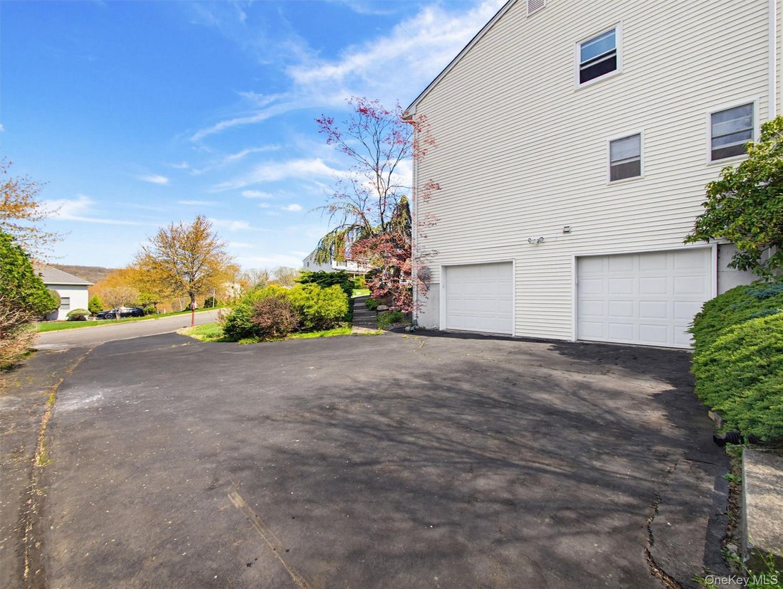 House in Pomona, New York, United States 3 - 17716347
