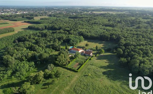House in Lesparre-Medoc, Nouvelle-Aquitaine, France 1