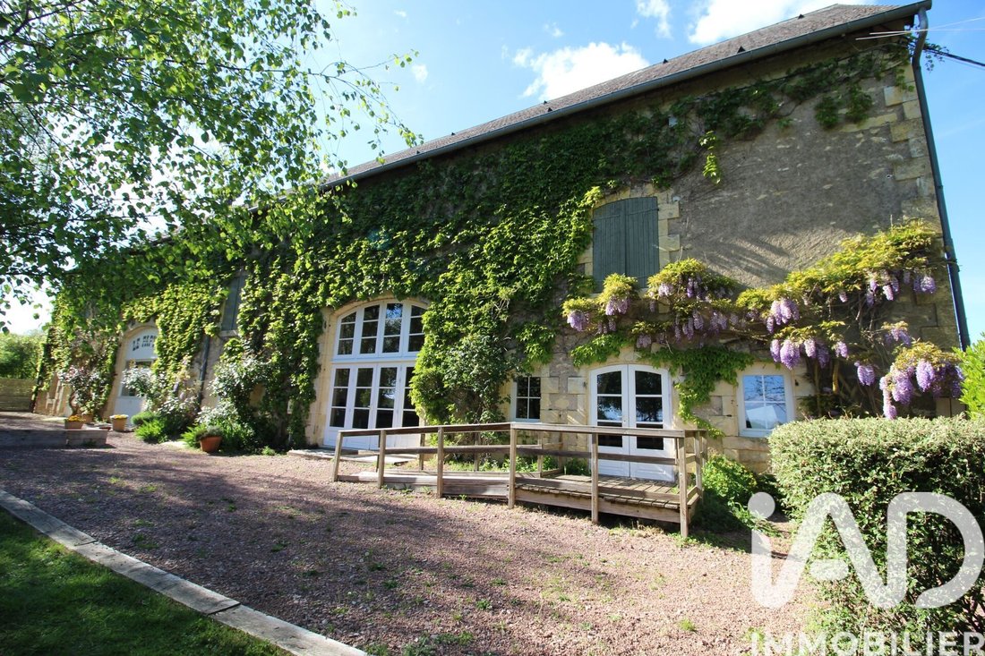House in Varennes-Vauzelles, Bourgogne – Franche-Comté, France 1 - 17559589