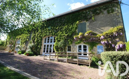 House in Varennes-Vauzelles, Bourgogne – Franche-Comté, France 1