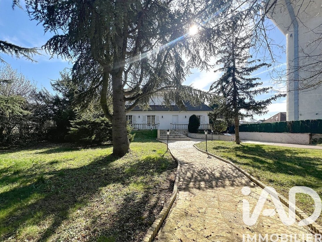 House in Saintry-sur-Seine, Ile-de-France, France 1 - 17714488