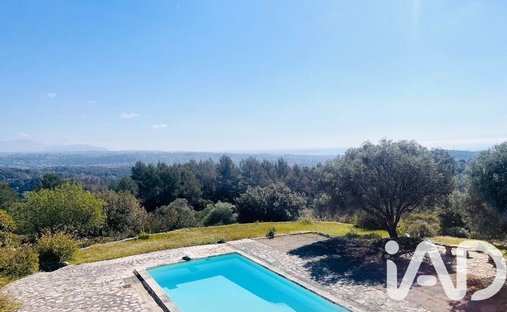 House in Sud, Roquefort-les-Pins, France 1