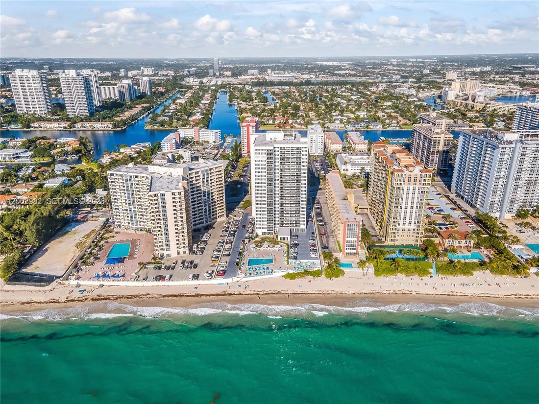 Condo in Hallandale Beach, Florida, United States 1 - 17712981
