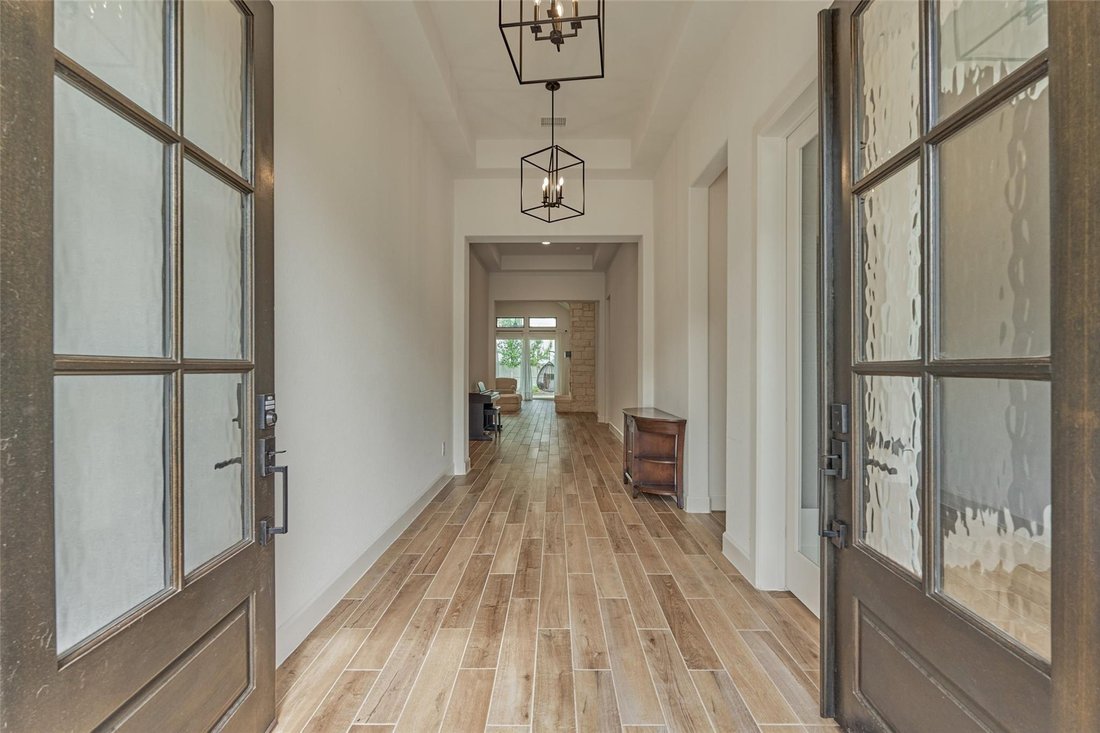 House in Pinehurst, Texas, United States 2 - 17714415