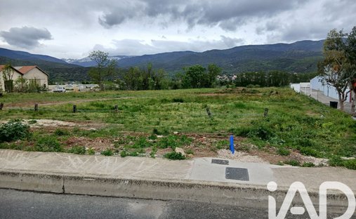 Land in Est, Prades, France 1