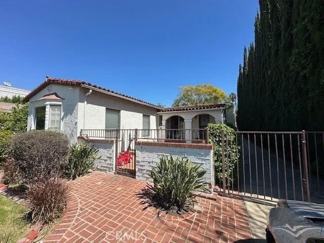 Glendale, California, United States 2 - 17607680