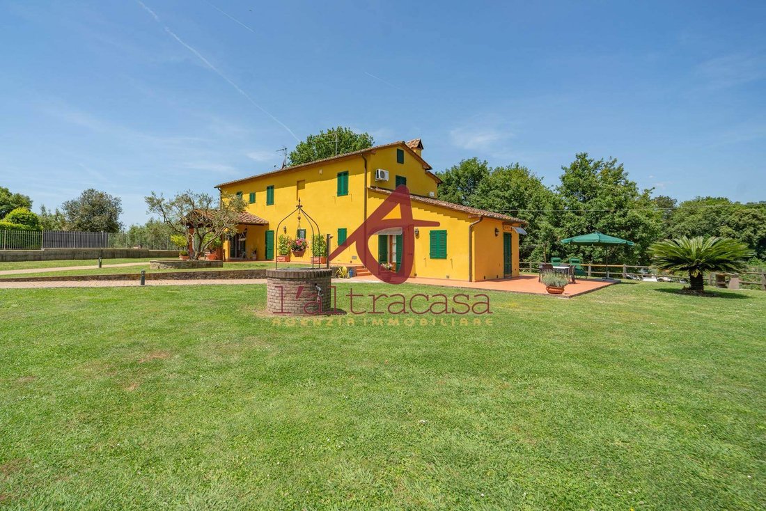 Autres à Uzzano, Toscane, Italie 2 - 17714651