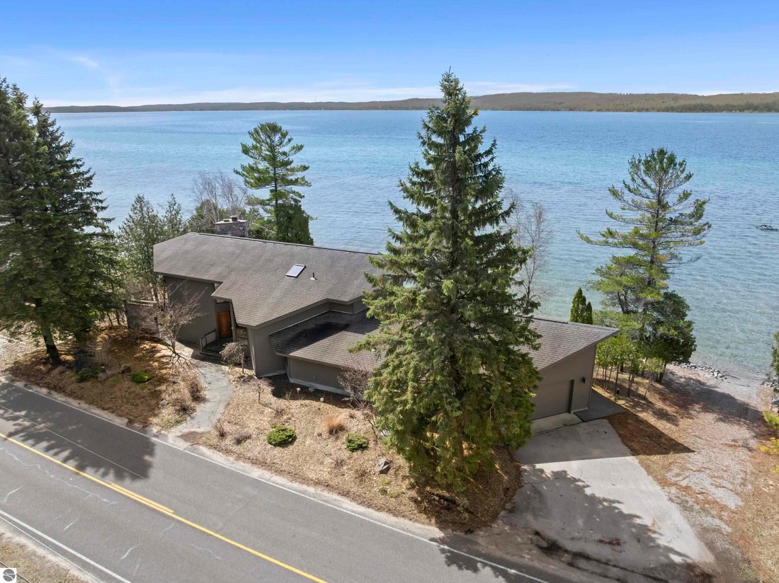 House in Beulah, Michigan, United States 5 - 17718486