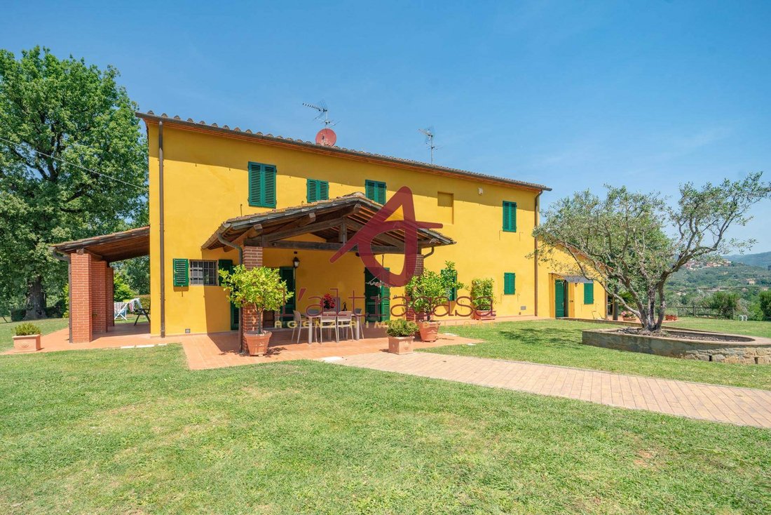 Autres à Uzzano, Toscane, Italie 1 - 17714651