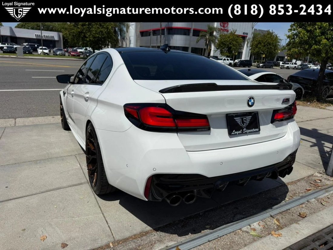 Sedan in Van Nuys, CA, United States 5 - 17717360