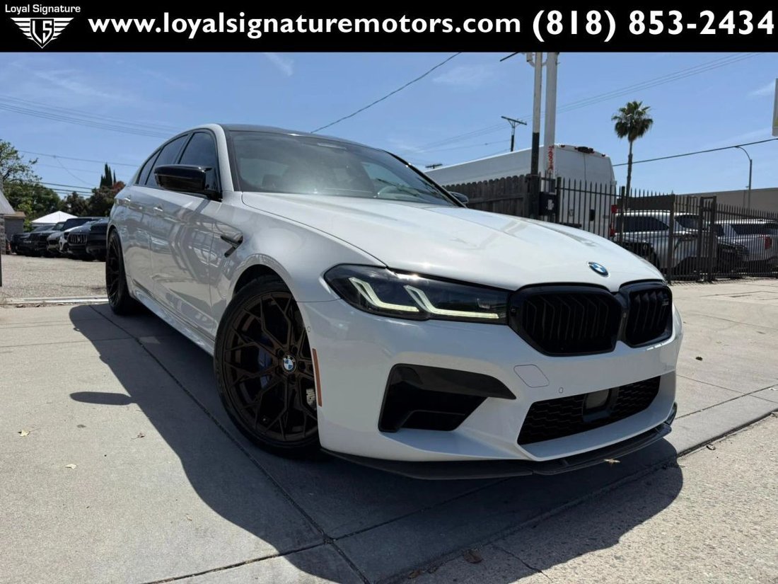 Sedan in Van Nuys, CA, United States 1 - 17717360