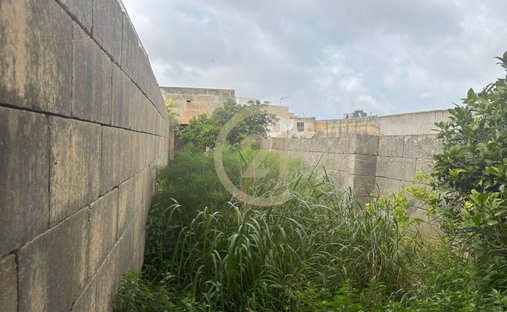 Land in Victoria, Malta 1