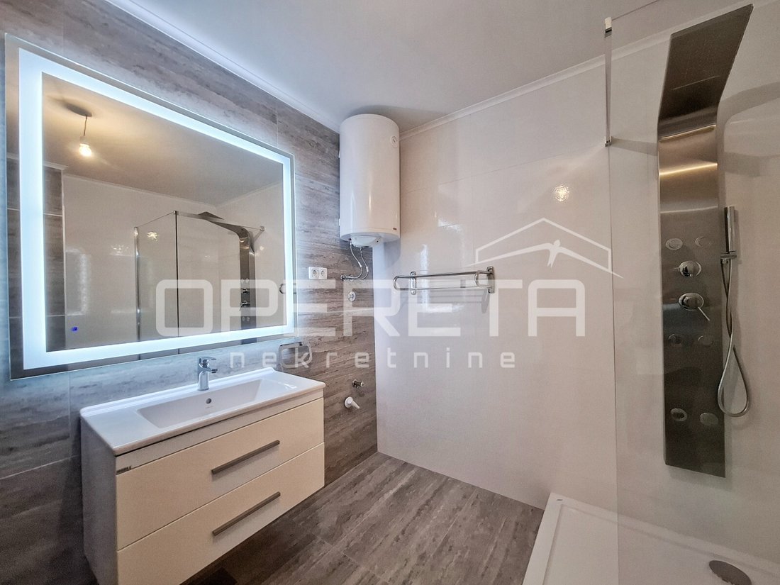 Apartment in Okrug Gornji, Split-Dalmatia County, Croatia 3 - 17718007