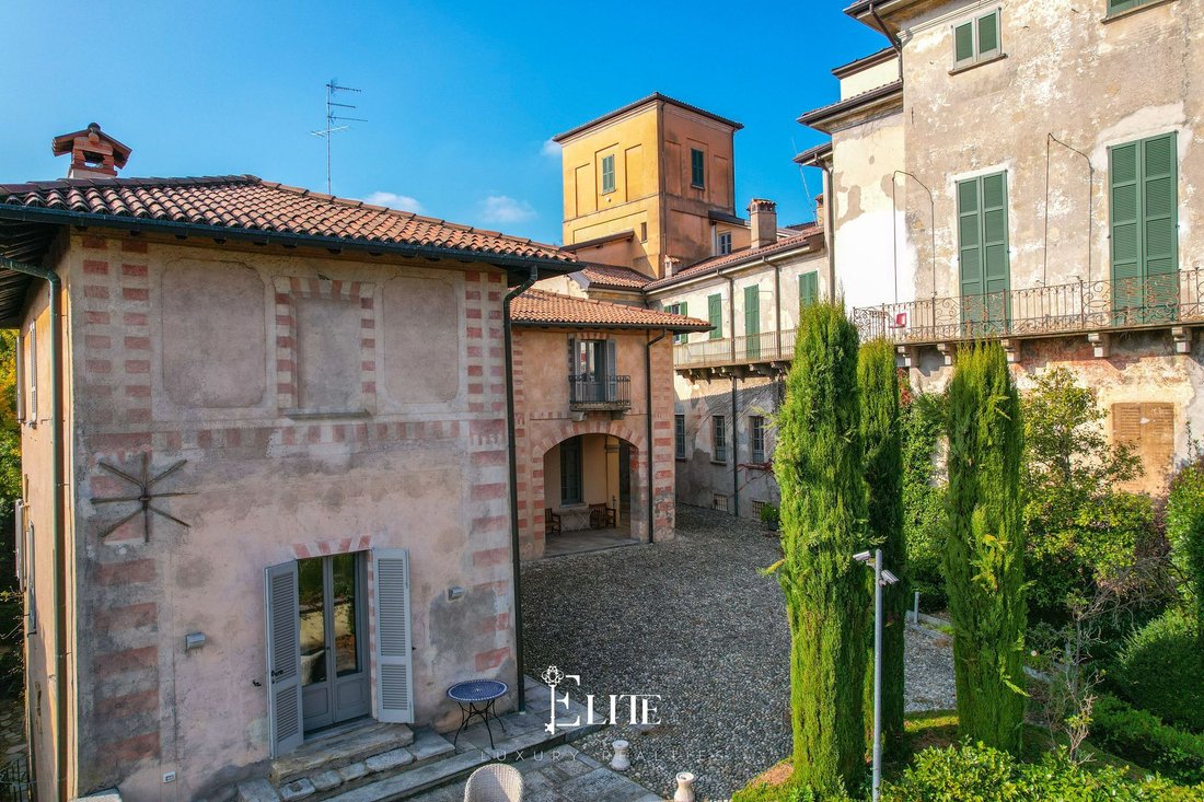 Villa in Azzate, Lombardy, Italy 5 - 17719293