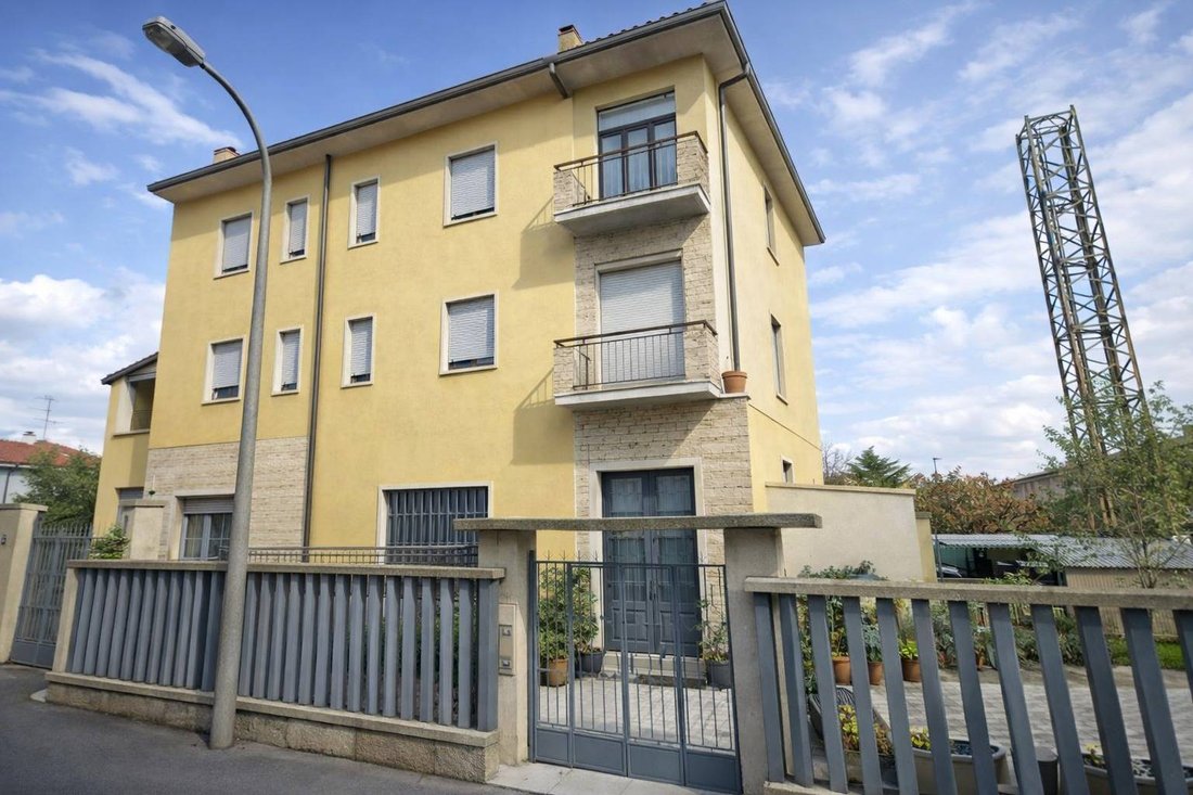 Estate in Brugherio, Lombardy, Italy 2 - 17719236
