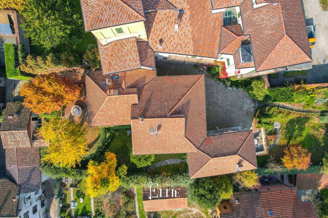 Villa in Azzate, Lombardy, Italy 4 - 17719293
