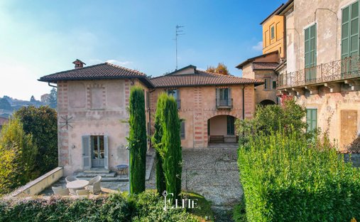 Villa in Azzate, Lombardei, Italien 1