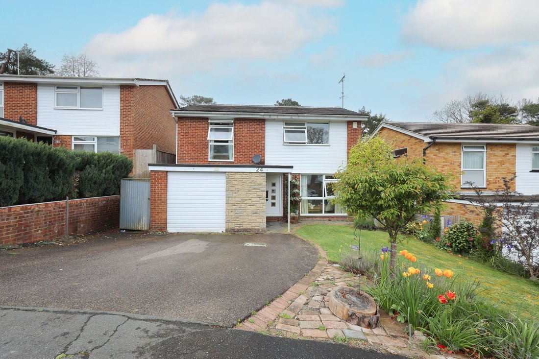 House in Burgess Hill, England 1 - 17719317