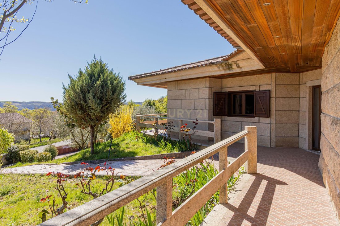 Villa in Sao Pedro de Sarracenos, Braganca District, Portugal 3 - 17361542