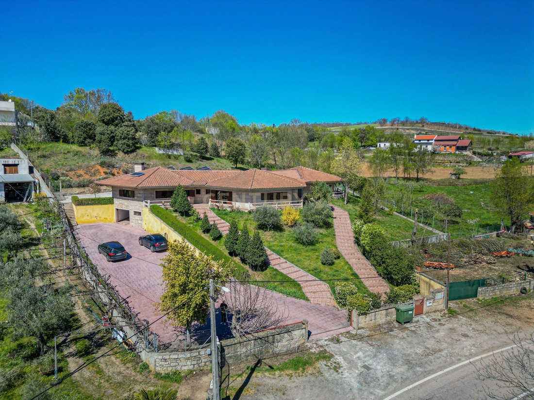 Villa in Sao Pedro de Sarracenos, Braganca District, Portugal 1 - 17361542