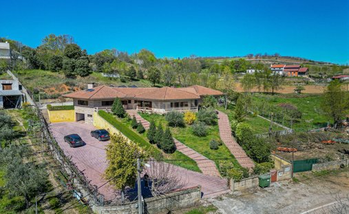 Villa a Sao Pedro de Sarracenos, Distretto di Braganza, Portogallo 1