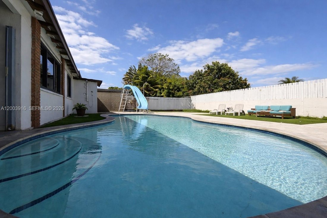 House in Miami, Florida, United States 3 - 17719014