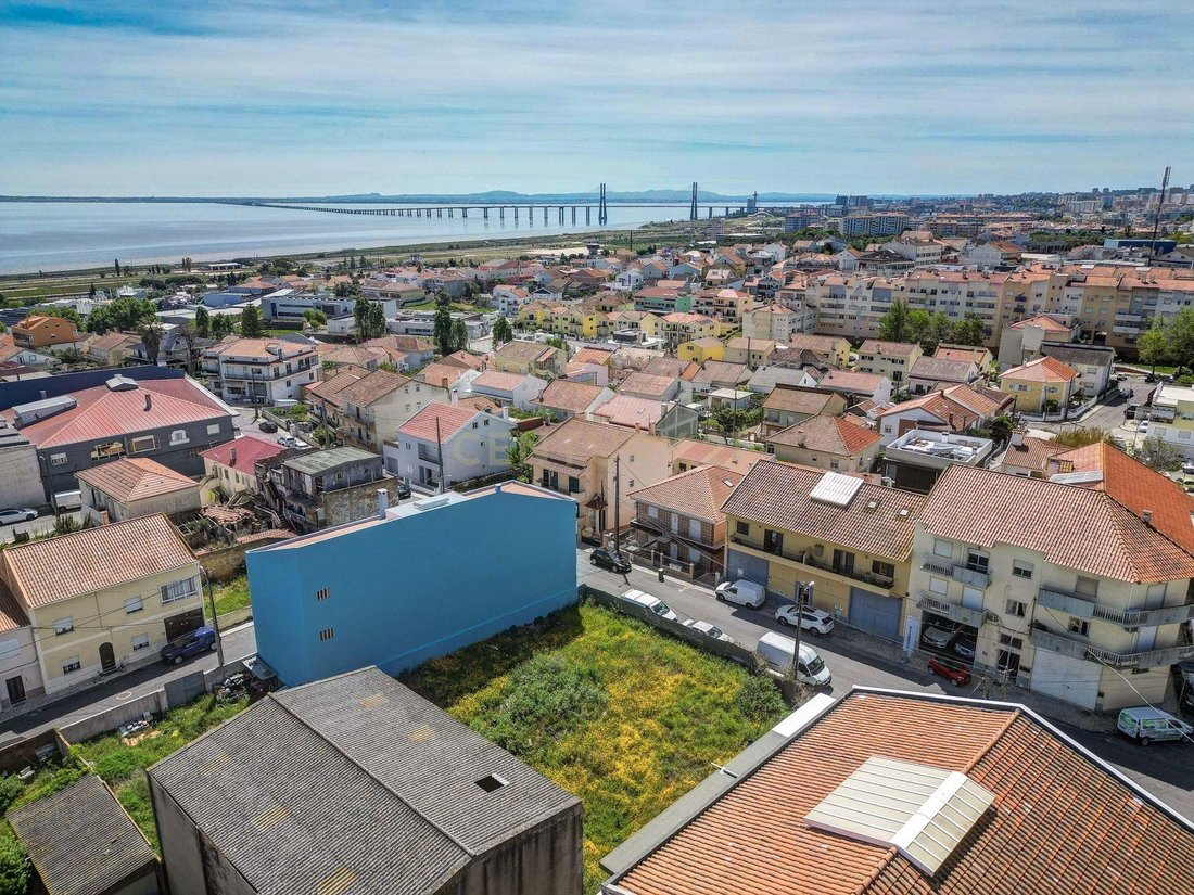 Land in Santa Iria de Azoia, Sao Joao da Talha e Bobadela, Lisbon, Portugal 2 - 17652469