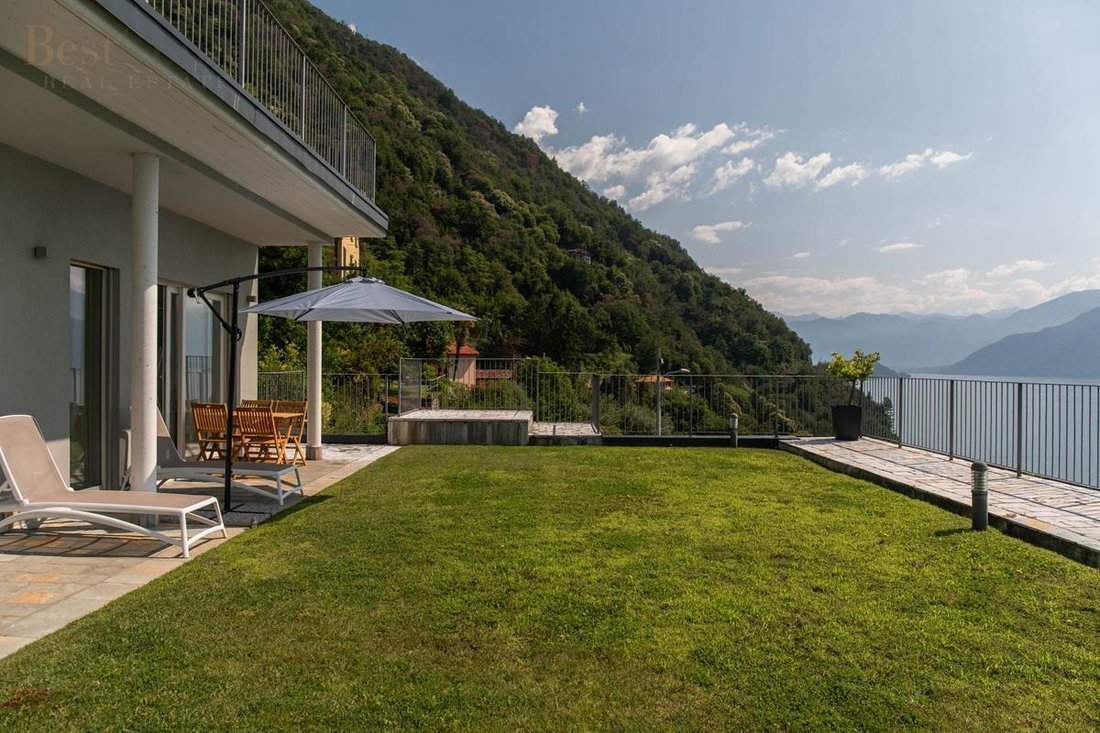 Apartment in Argegno, Lombardy, Italy 1 - 17719353