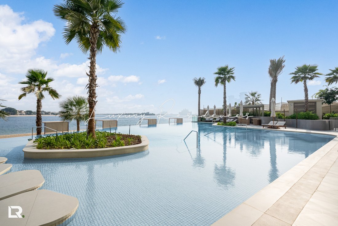 Apartment in Palm Jumeirah, Dubai, United Arab Emirates 1 - 16745263