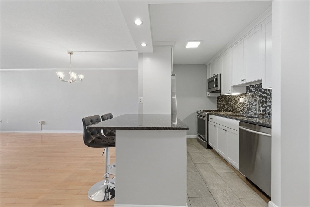 Condo in Boston, Massachusetts, United States 3 - 17719681