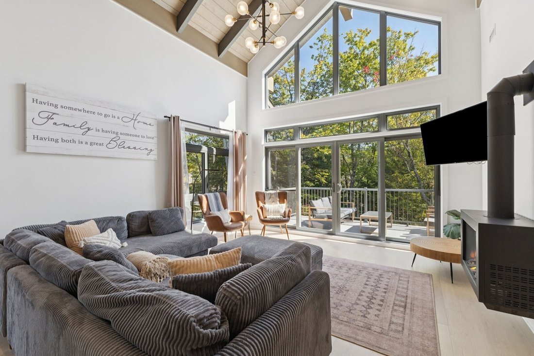 Condo in Mont-Tremblant, Quebec, Canada 5 - 17719705