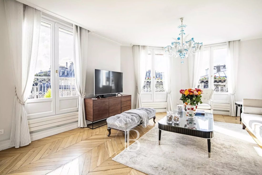 Apartment in Gros Caillou, Paris 7e Arrondissement, Paris 2 - 17720972