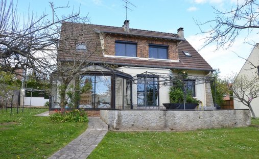 House in Coteau Sud, Chevreuse, France 1