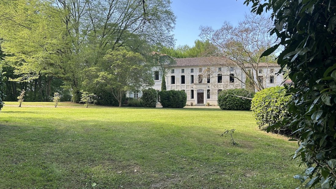 Estate in Gamarde-les-Bains, Nouvelle-Aquitaine, France 1 - 17723377