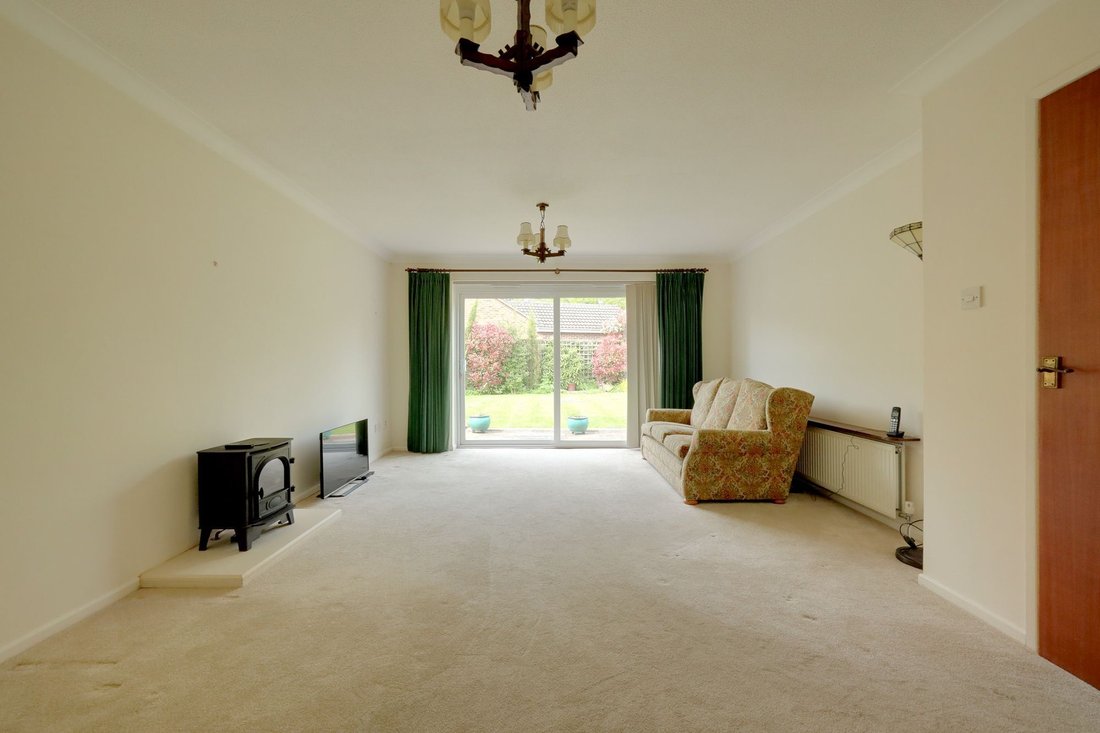 Bungalow in Burgess Hill, England 5 - 17721269