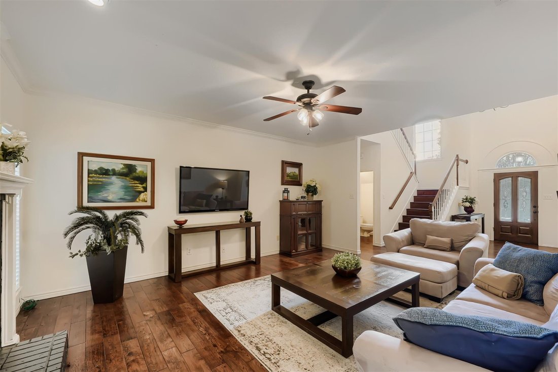 House in The Hills, Texas, United States 4 - 17722489