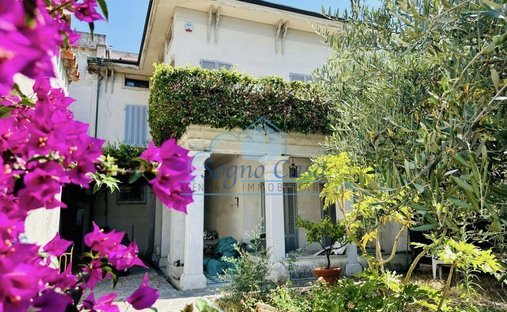 Villa a Carrara, Toscana, Italia 1