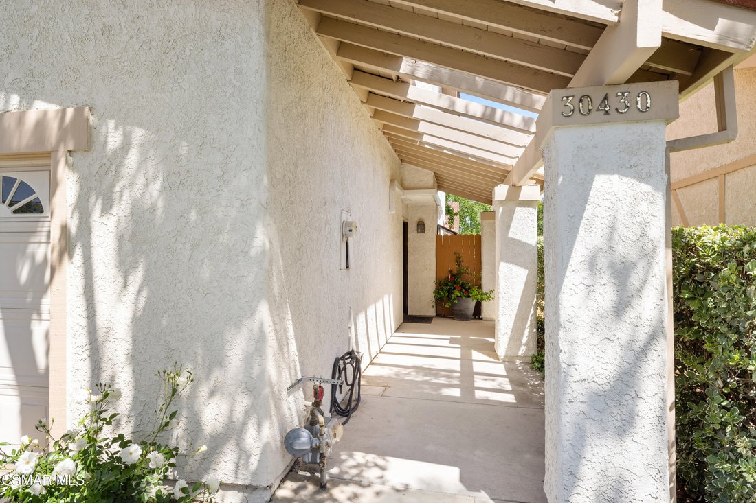 Townhouse in Agoura Hills, California, United States 3 - 17723330
